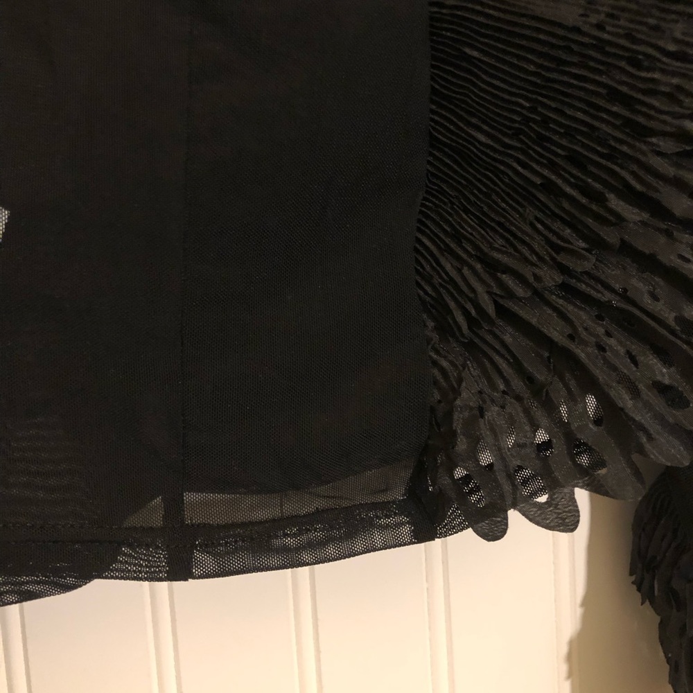 HOST PICK🎊Gorgeous Ruffle Blouse - Picture 5 of 8